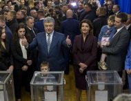 Я впевнений, Україна переможе — Петро Порошенко проголосував на виборах Президента України