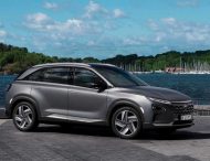 Hyundai заставил испанскую пловчиху дышать выхлопом