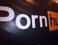 Мужчина с проблемами слуха подал в суд на Pornhub