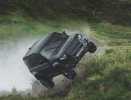 Каскадеры проверили на прочность новый Land Rover Defender